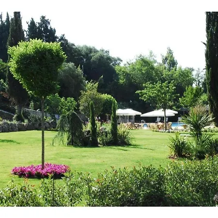 Corfu Club Maisonette 3 Apart-hotel *